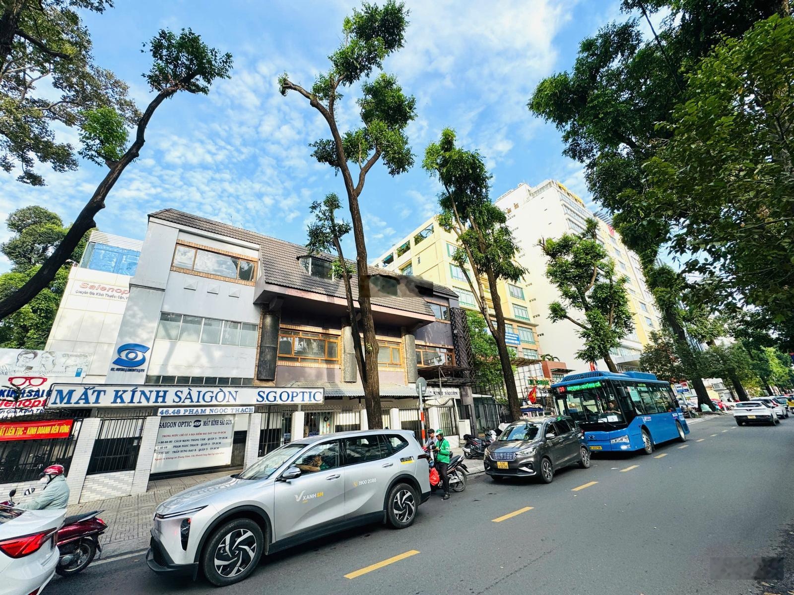 Cho thuê nhà mặt tiền 46 - 48 Phạm Ngọc Thạch, Quận 3 - DTSD 700m2 - 4 tầng thang máy