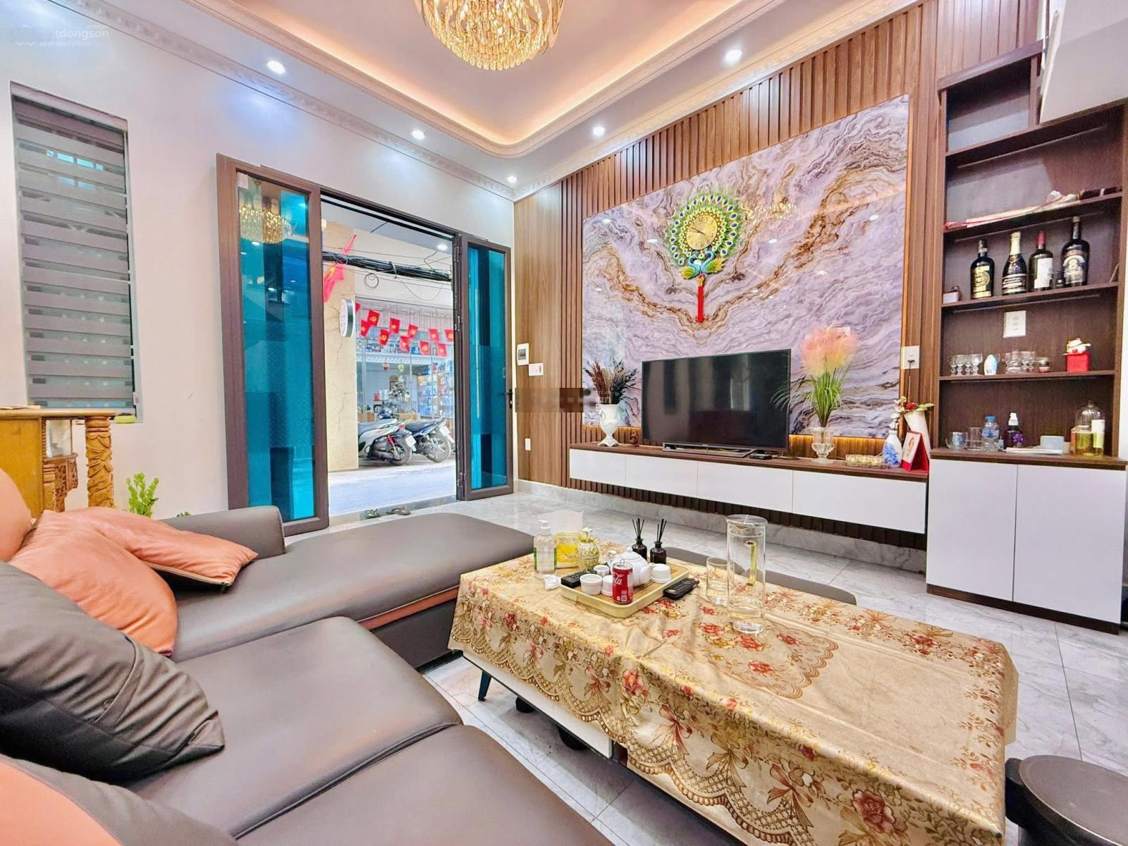 Bán nhà phố Trần Khát Chân 38m x 5T 20m ô tô tránh 10m ra chợ trước nhà ngõ thông giá 9,1 Tỷ