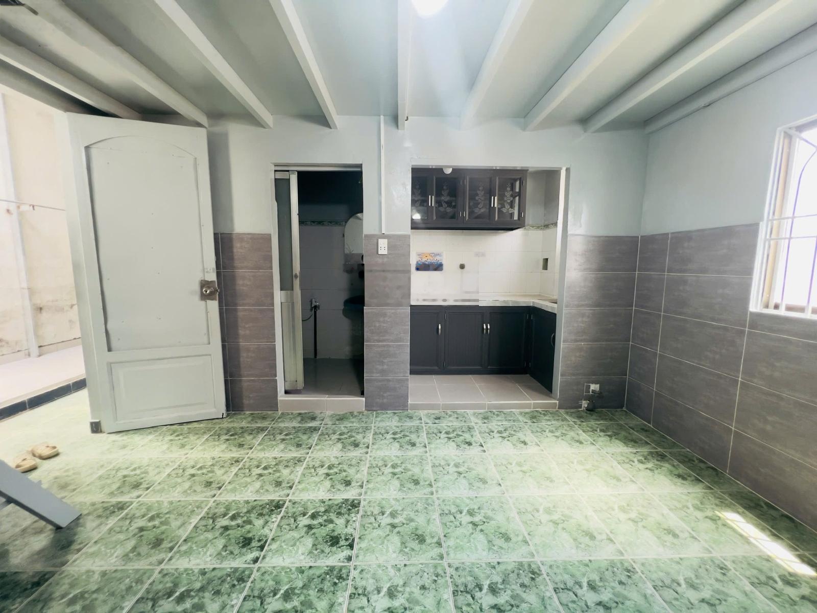 Bán Nhà 190m2, 6.92x24, nở hậu, 1 kiot + 11 phòng, mặt tiền Đường số 6 Lò Lu, P. Trường Thạnh, Q9