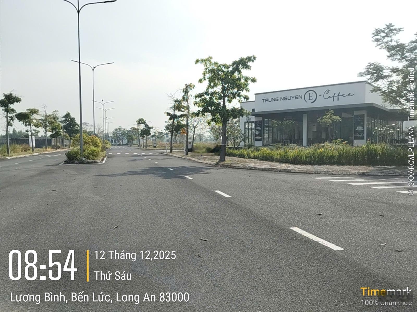 Cô Hai bán lỗ nền đất Lago Centro cạnh Coffee Trung Nguyên - đối diện kênh