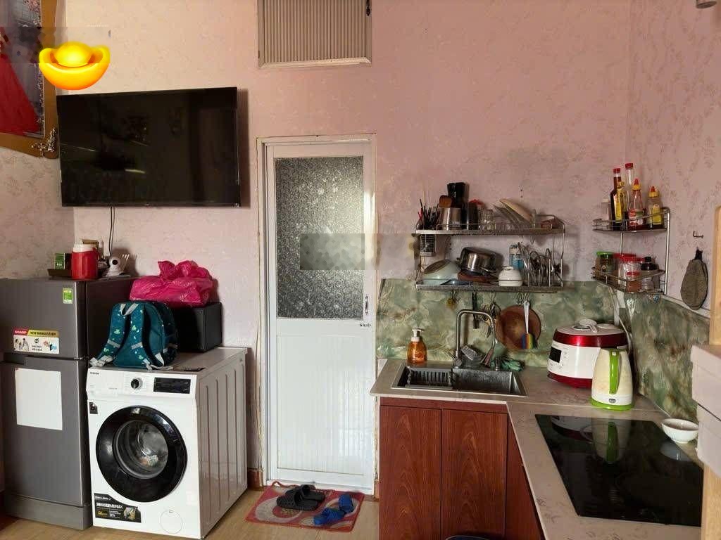 Chủ quyết bán Đất rộng, tặng Nhà CŨ cấp 4, 5,2m x 11m, 2 Tầng, giá nhỉnh 6 Tỷ.