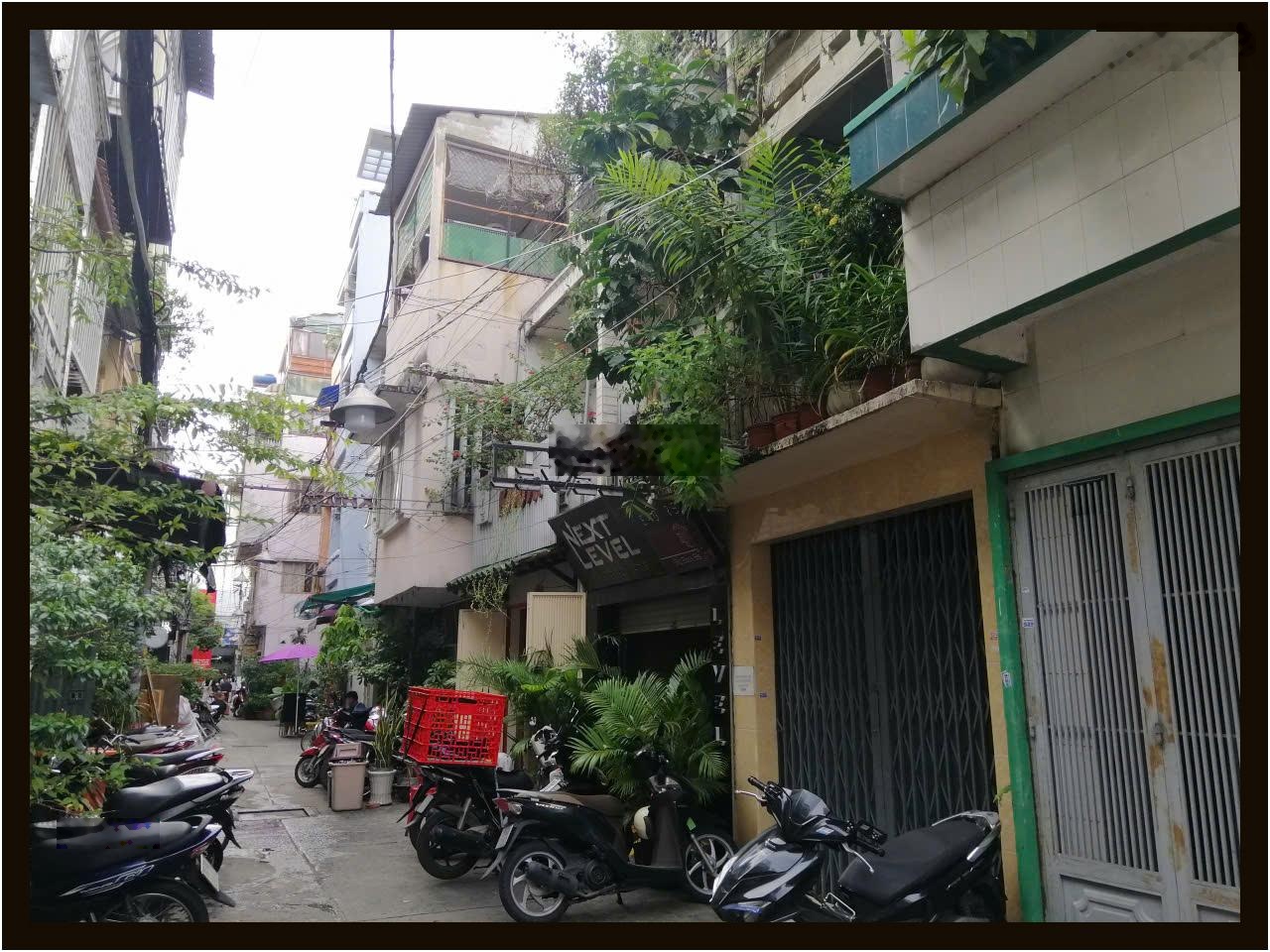 Nhà phố rẻ 3 x 20m 1 trệt 2 lầu Nguyễn Trãi Quận 1 TP. HCM