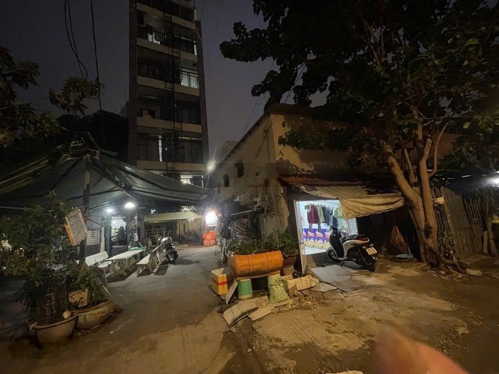 Bán đất lô góc 3MT HXH: 357/ Nguyễn Xí P. 13 Q Bình Thạnh