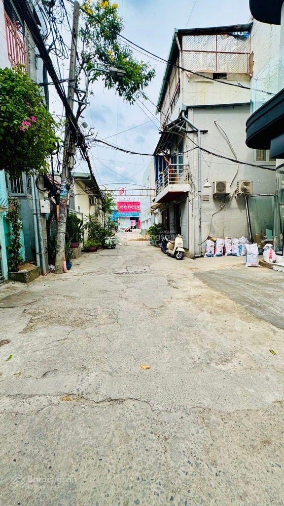 Nhà đẹp hẻm xe tải- 2 tầng hoàn công đủ gần 50m2 - phạm thế hiển - 5 tỷ hơn xíu lh 0938122966