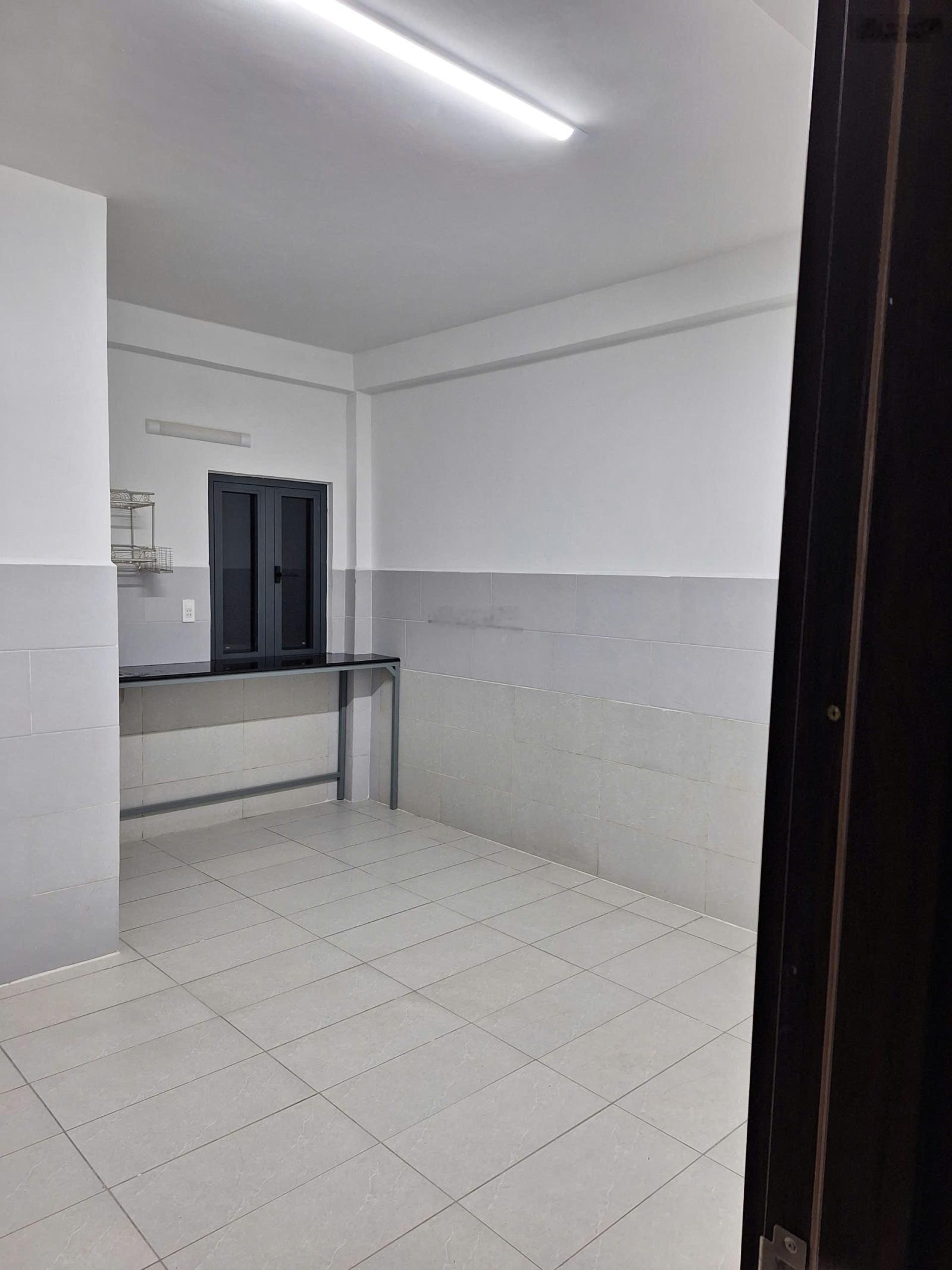 Cho thuê phòng 3.3tr có máy lạnh ở Cát Lái LH 0929463435