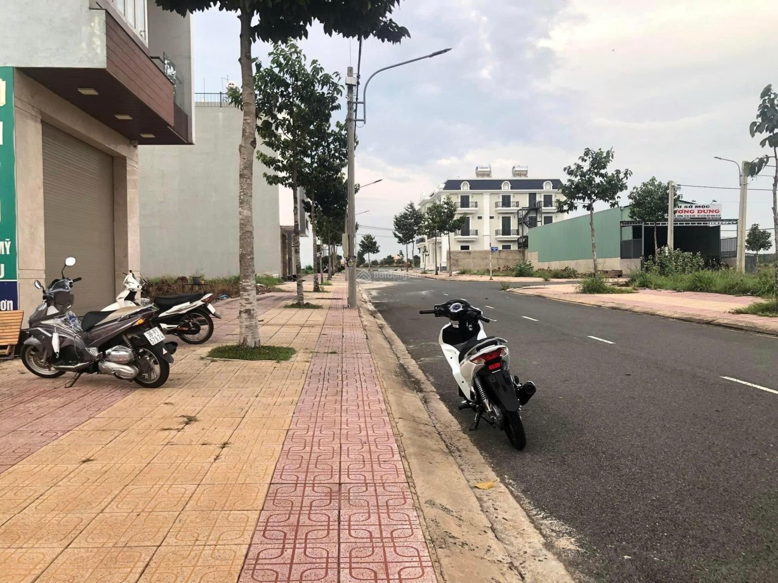 NÓNG Chỉ 2 Tỷ 830 sở hữu ngay lô đất 138m2 view Hồ,cạnh Làng Đại Học,Sổ Sẵn,Ngay trục chính về SBLT