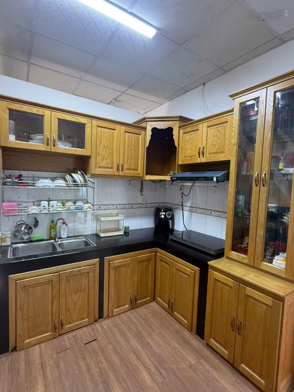 Bán nhà lầu mới đẹp, siêu rẻ, góc 2 mặt tiền đẹp, gần CV Biên Hùng chỉ 1tỷ750