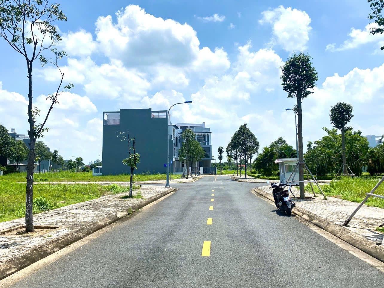 Đất nền 5x20 đường thông 12m, sổ công chứng ngay