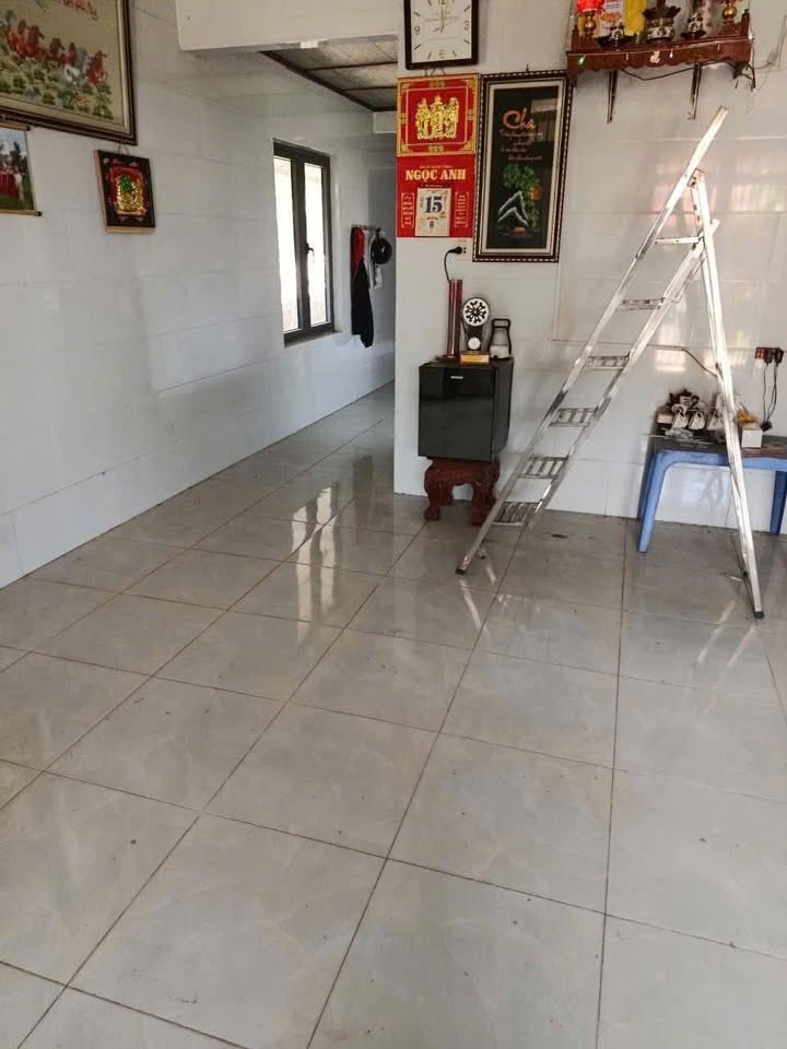 Nhà nằm cách đường Hoàng Văn Thái chỉ khoảng 100m