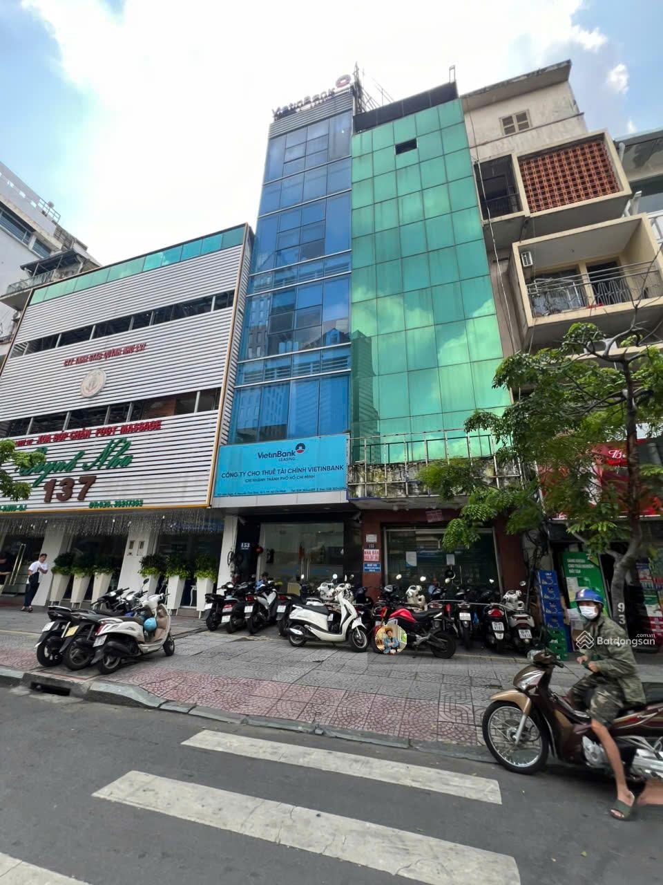 Quá rẻ! Bán nhà mặt tiền Nguyễn Văn Nghi - DT: 5x24m - 4 tầng - HĐT: 90 tr/th - Giá: 20 tỷ TL