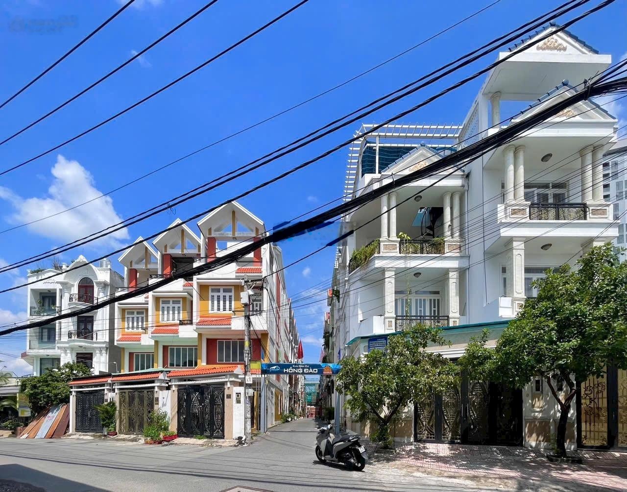 Cho thuê phòng đẹp Quốc lộ 13, đầy đủ tiện nghi, chỉ cần vào ở - vị trí nằm đối diện Vạn Phúc City