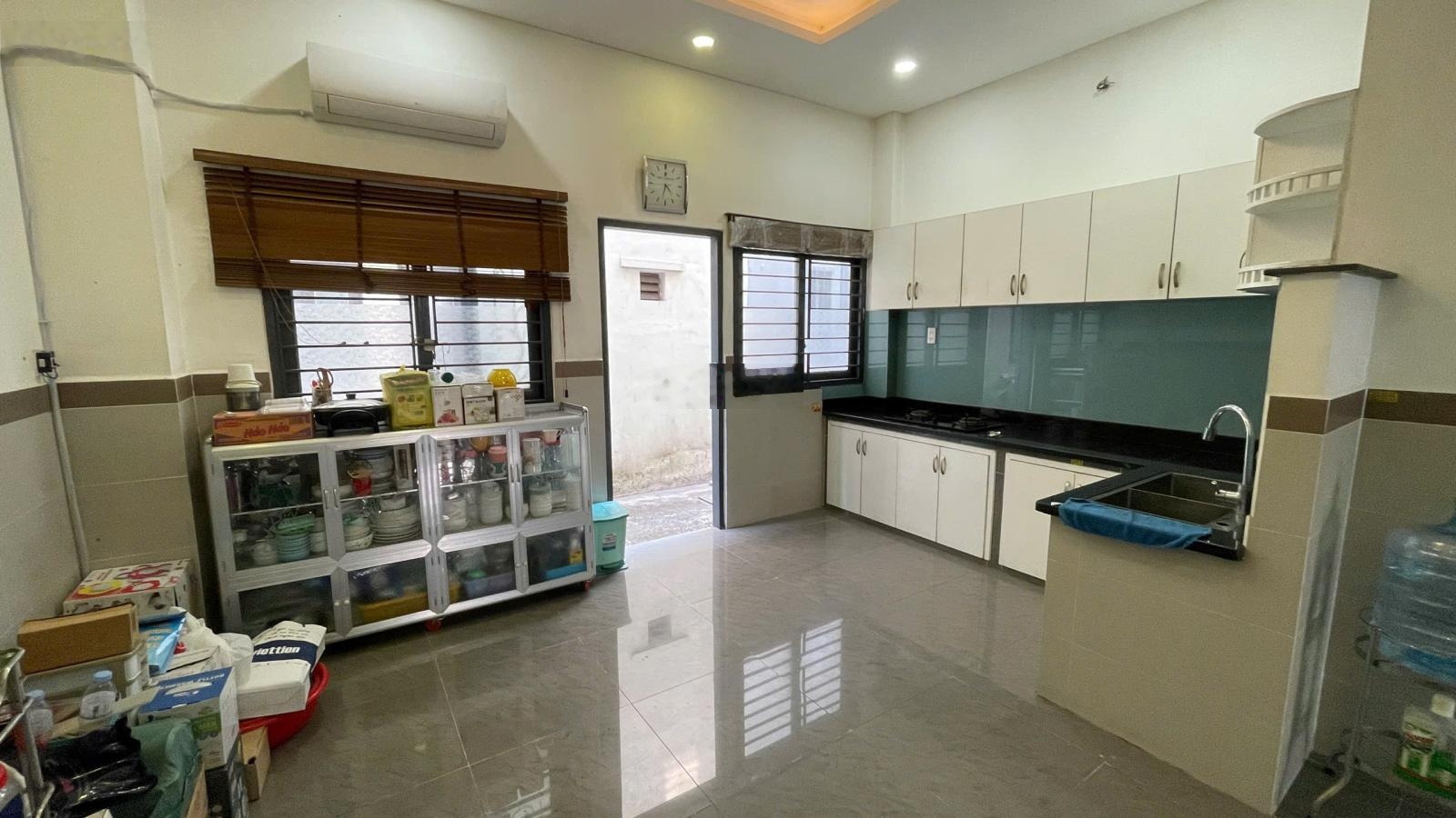 Cho thuê nhà phố Khu dân cư Hà Đô Riverside, Q12, đường Lê Thị Riêng