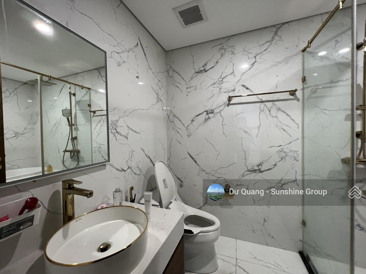 Bán căn 2 ngủ Sunshine City - 73m2 - tầng cao trung - View nội khu + quảng trường - giá: 8,2 tỷ