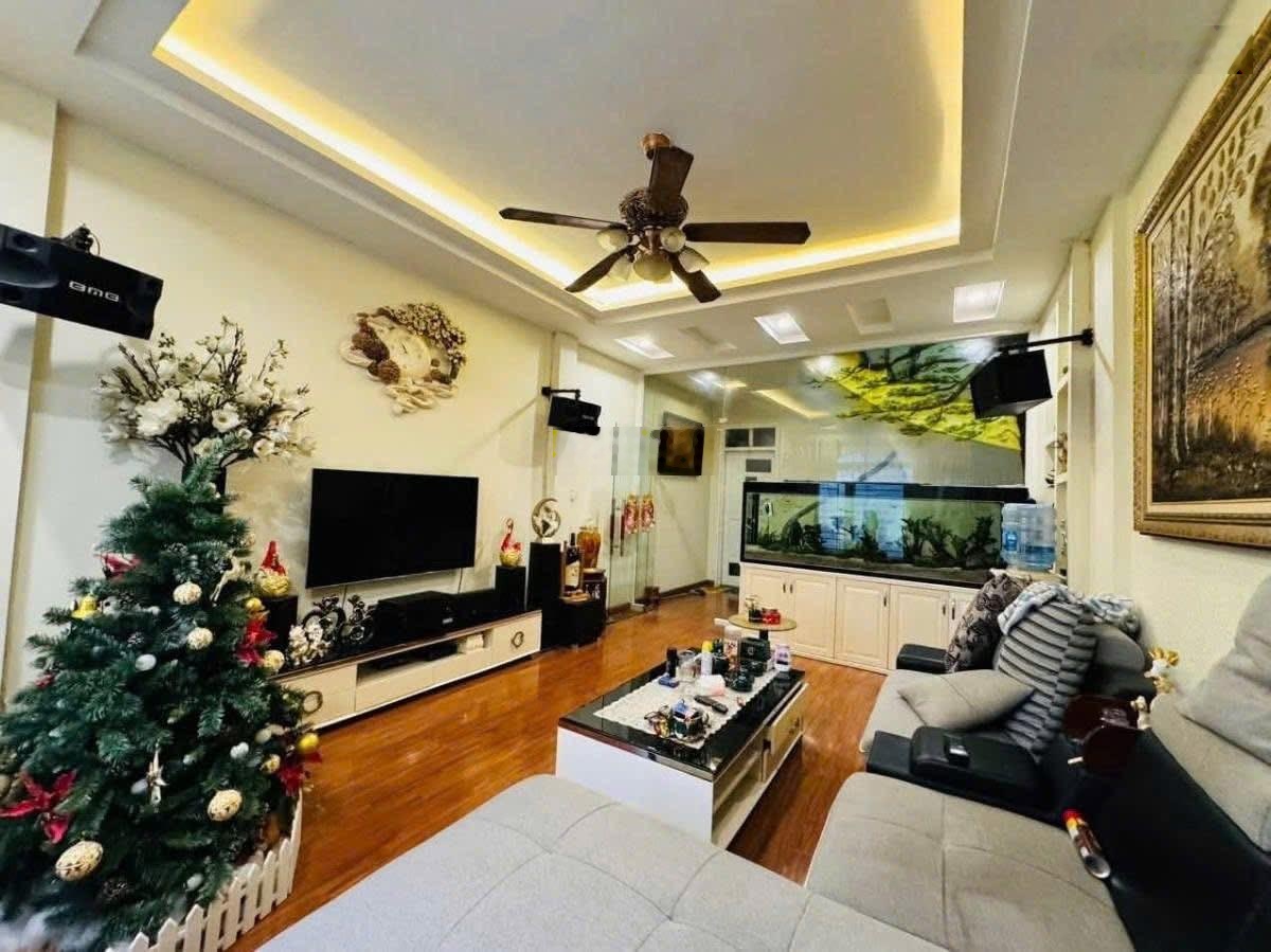 Bán nhà Nguyễn Trãi 54m2, 5 tầng, mặt tiền 4m, giá 14,6 tỷ (10m ra phố)