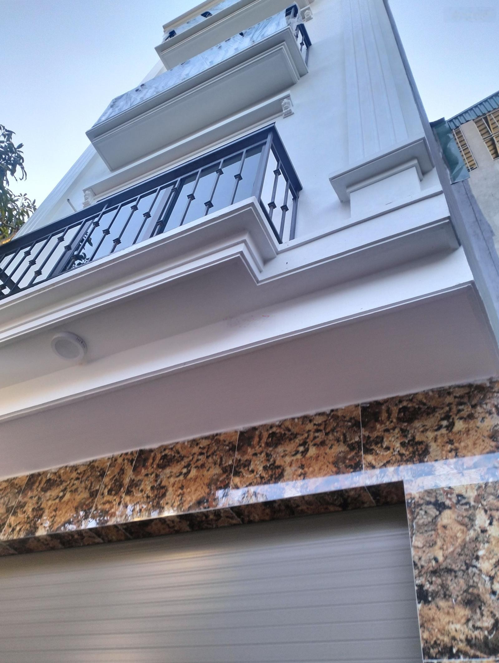 BÁN NHÀ 45 m2 thiết kế 5 tầng 7 phòng ngủ thoáng mát ôtô đỗ cửa tại Lai Xá, Hoài Đức Hà Nội