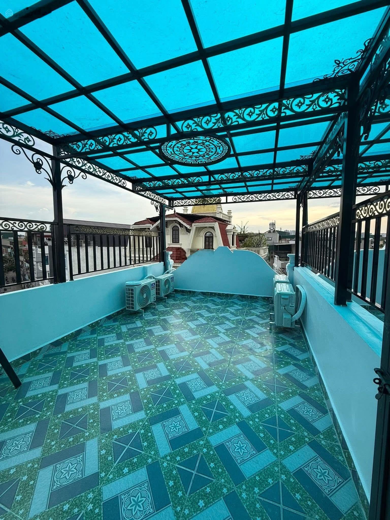 Mặt phố Ngũ Nhạc,Hoàng Mai .DT 54m2 5T mặt tiền 3.5m giá:16tỷ.LH 0383426696