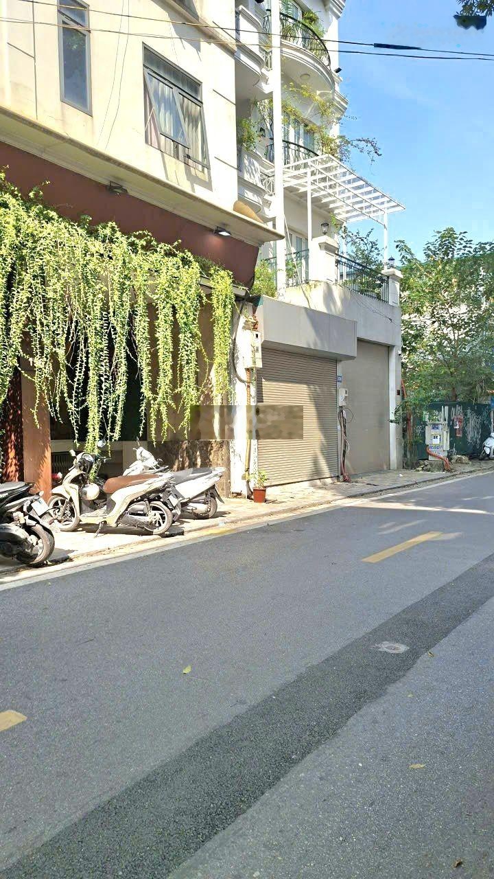 Bán nhà mặt phố Yên Phụ 52m2, 6 tầng giá: 28 tỷ. Tây Hồ