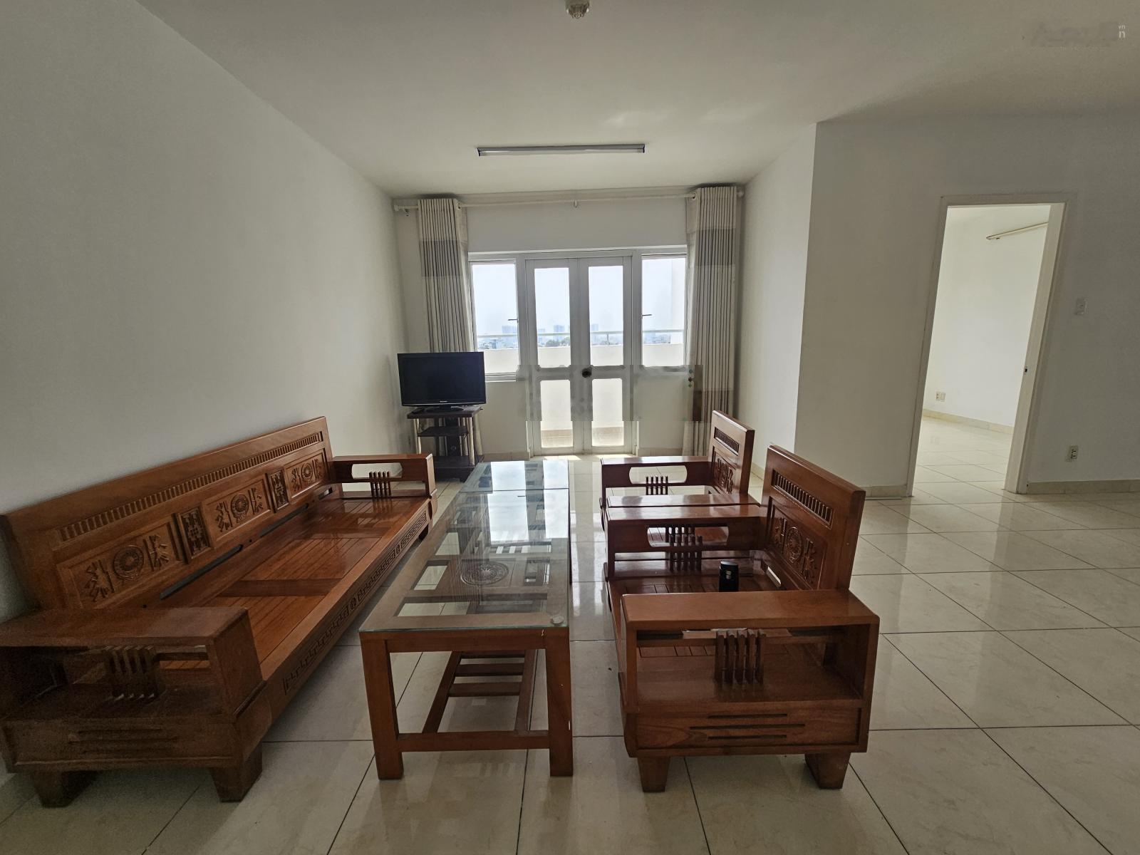 Cho thuê căn hộ 116.4m2 Tân Hương Tower