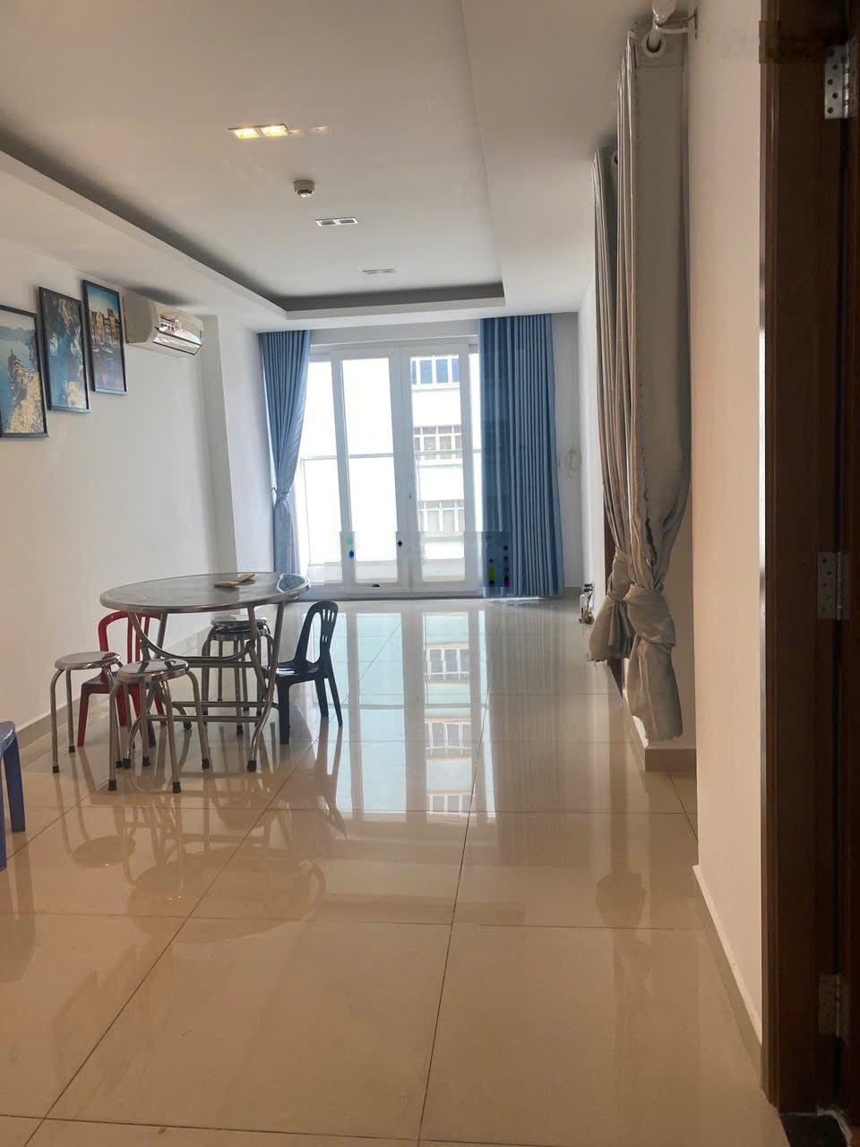 Bán căn hộ Sky Center, Quận Tân Bình, 63m2, 2PN, 2WC, giá 1,96 tỷ