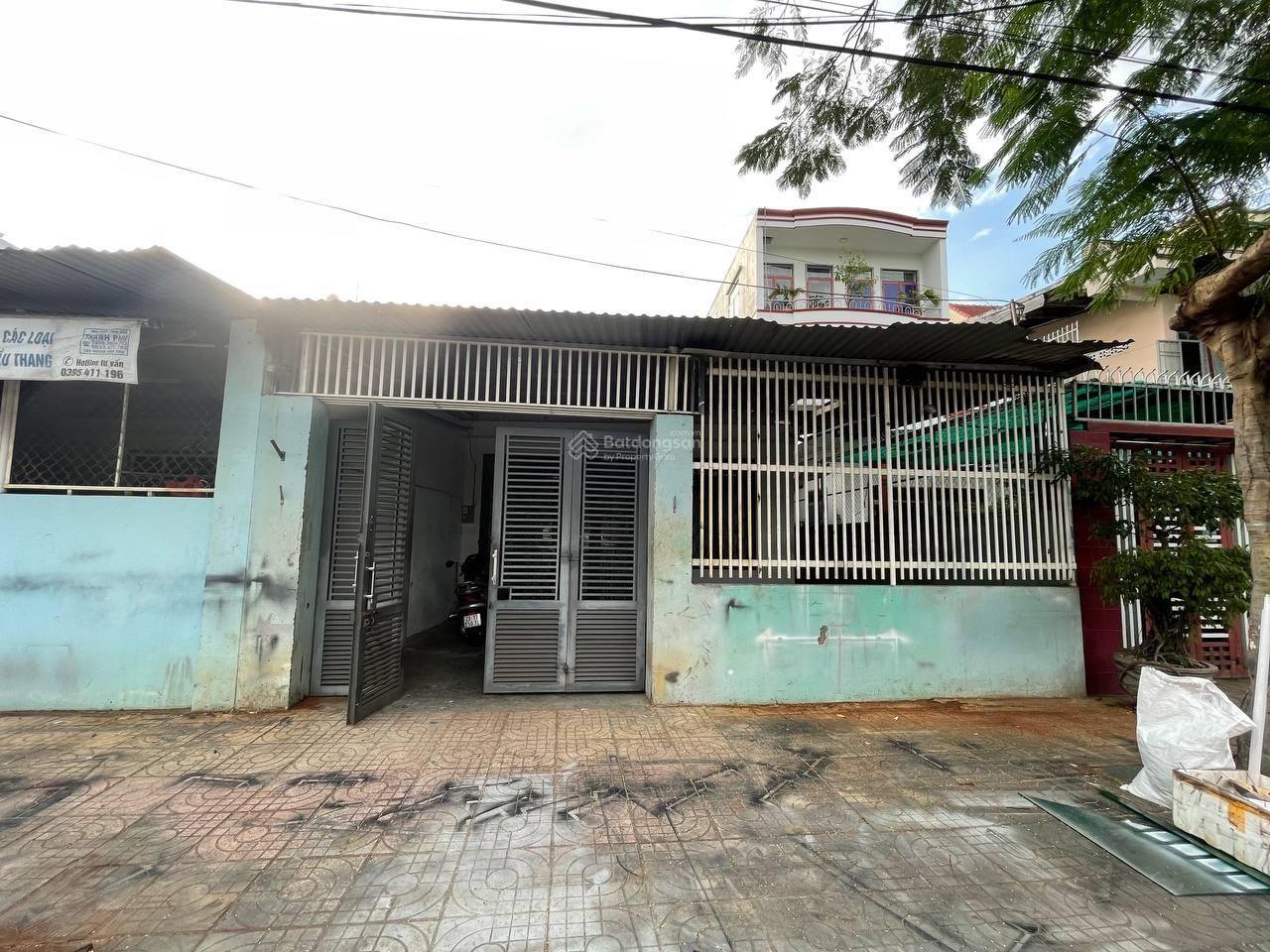 Cho thuê nhà phố mặt tiền 11 Quảng Đức, Phường Vĩnh Hòa, Nha Trang