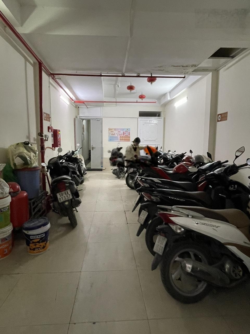 Chính chủ bán toà nhà chung cư mini tại ngõ 172 Vũ Hữu. DT 76,8m2, MT 4m, giá 18,5 tỷ