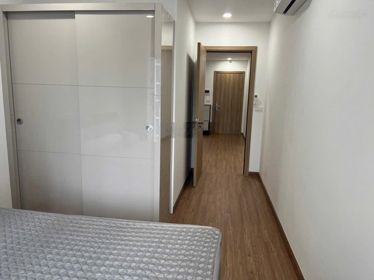 Chị gái gửi bán căn góc 3pn chung cư Le Grand Jardin Sài Đồng tầng đẹp full đồ