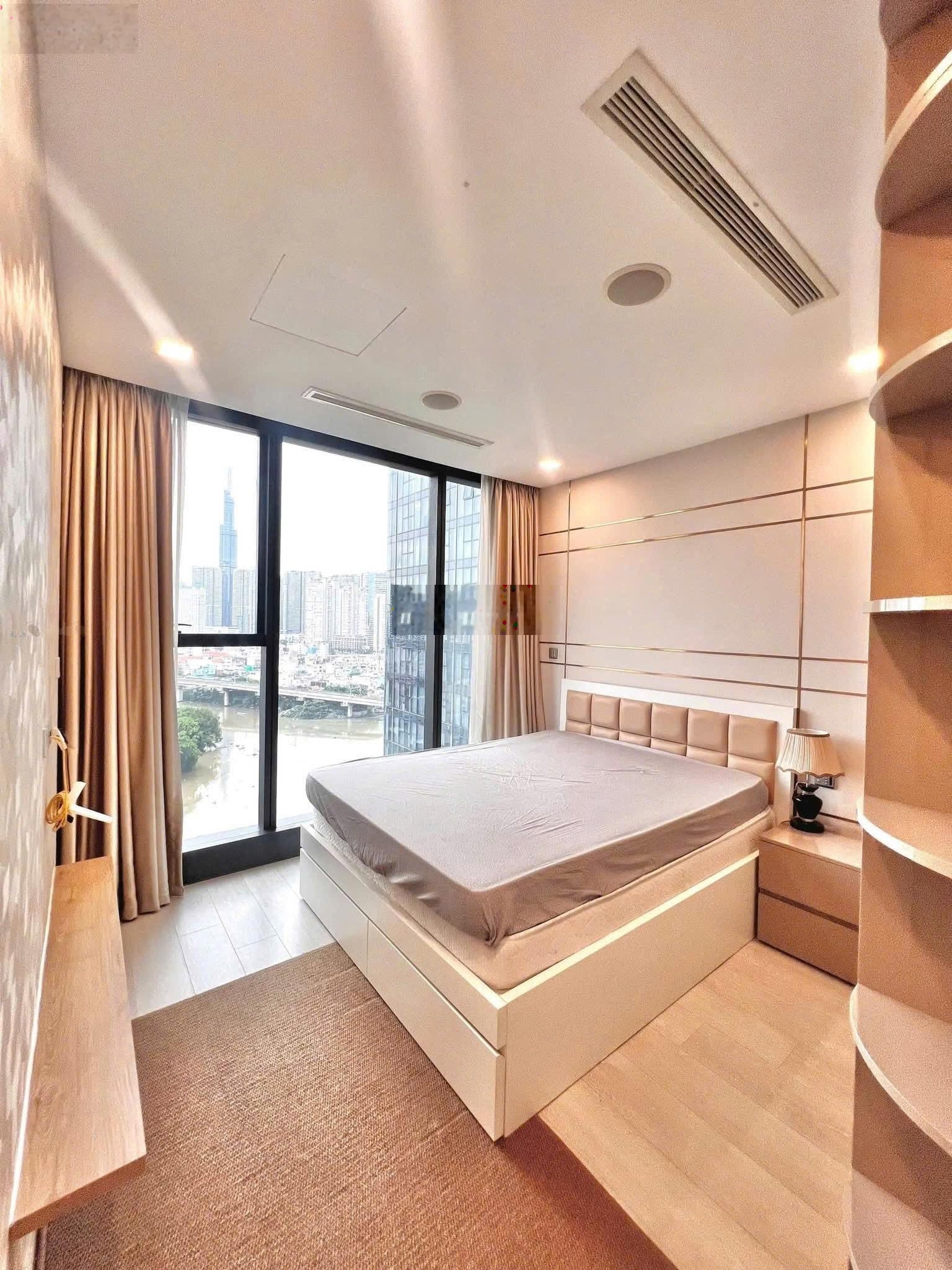 Cho thuê CC 2PN, 2WC, 72m2 tại Vinhomes Golden River Ba Son, 26 triệu/th, Q1, HCM