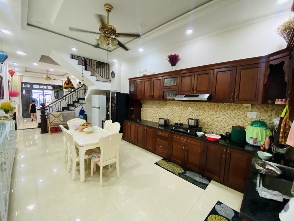 Nhà phố Hiệp Bình Phước 123m2 xe hơi tránh 1 trệt 2 lầu + tum giá tốt