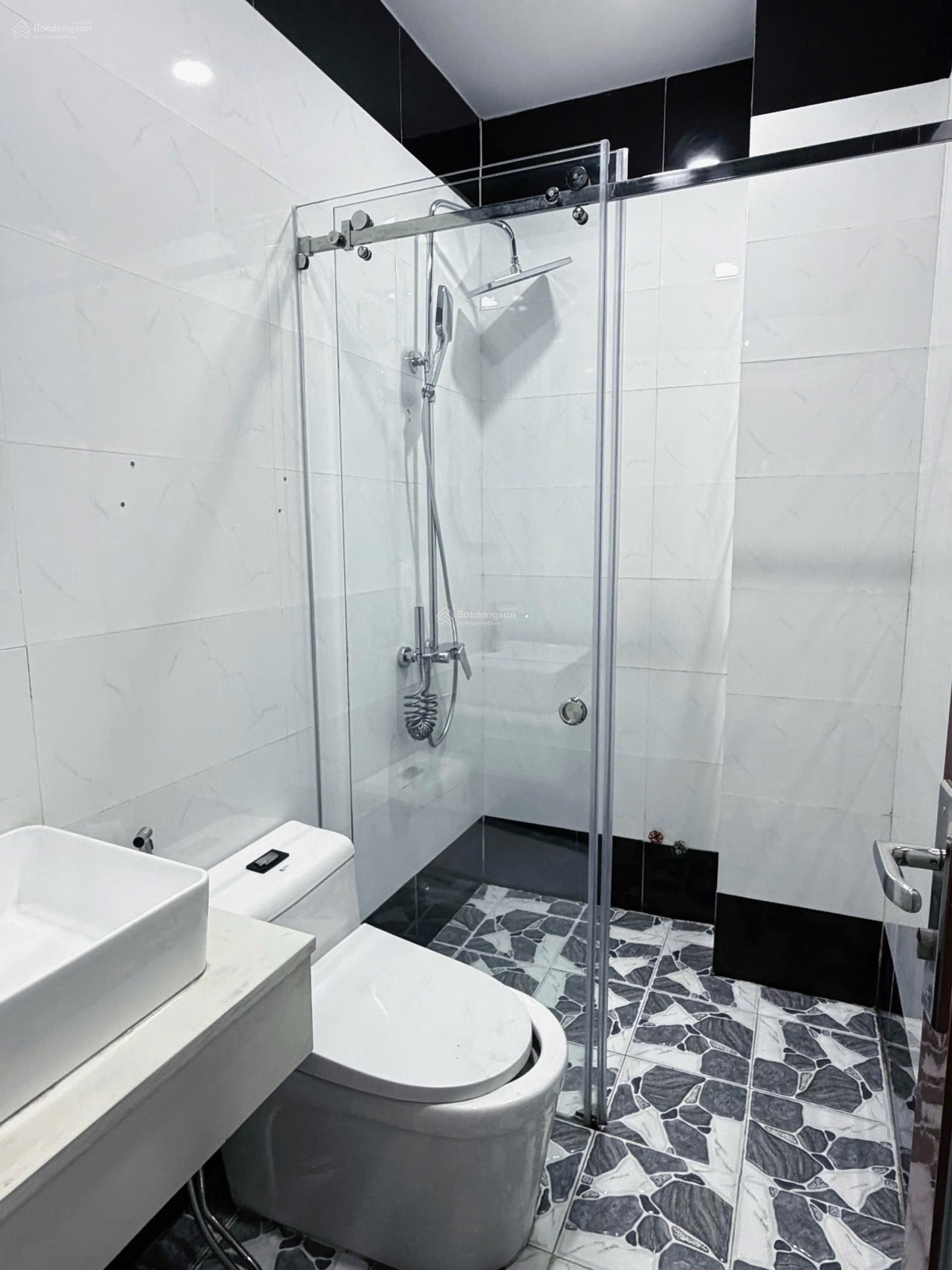 Nhà 1/ Lê Văn Quới, 4x16m, 4 tấm, 5 phòng ngủ - 6WC