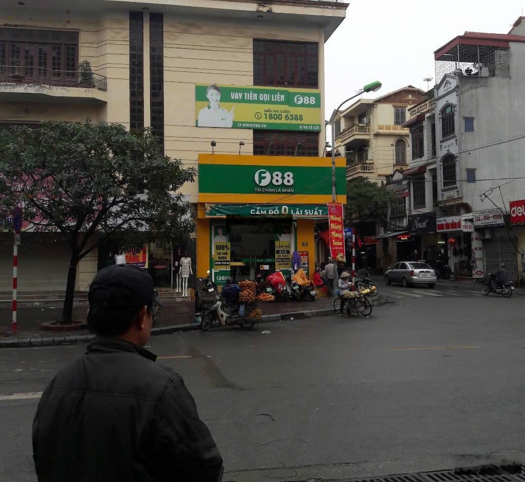 Cho thuê tầng 1 nhà mặt phố Lê Lợi (đối diện chợ Hà Đông), 2 mặt tiền