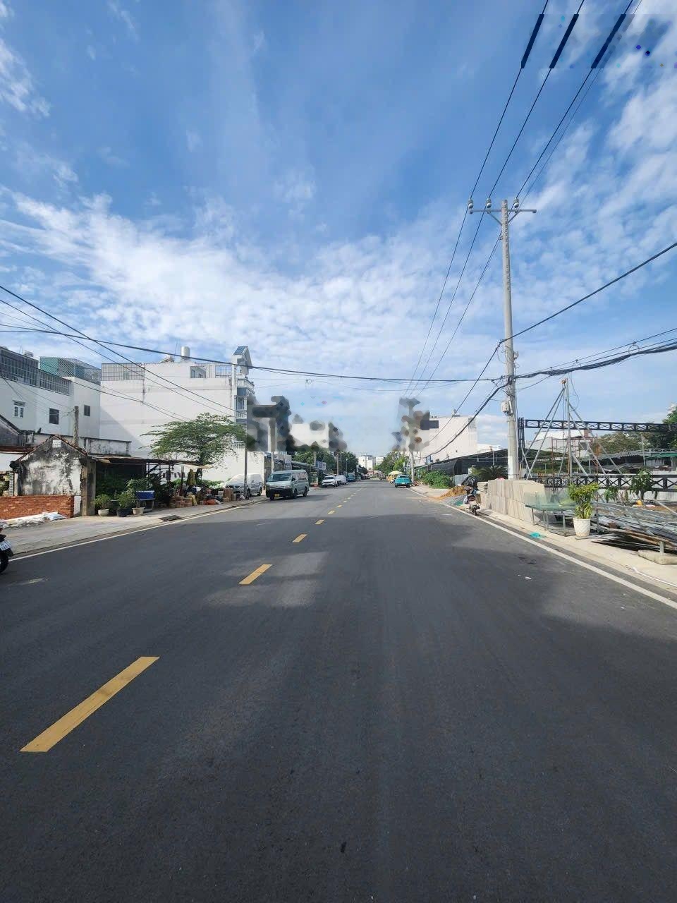 Mặt tiền đường, Huỳnh Tấn Phát, Đường nhựa 20m nhà mới đẹp.. 4 tầng vừa ở vừa kinh doanh