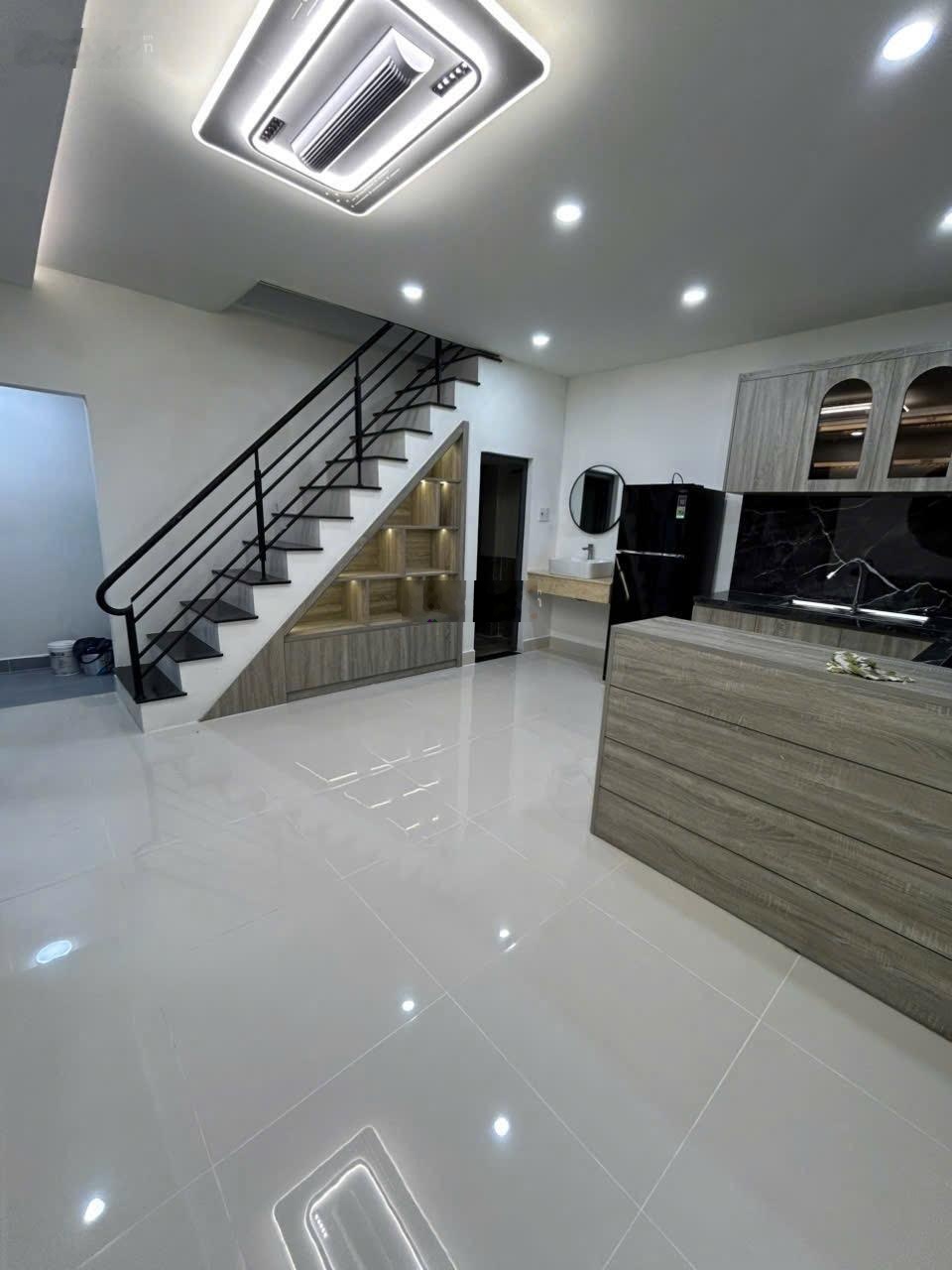 Bán nhà 2 tầng hẻm thống nhất - trung tâm nha trang - 2 tỷ 900- diện tích đất 27m