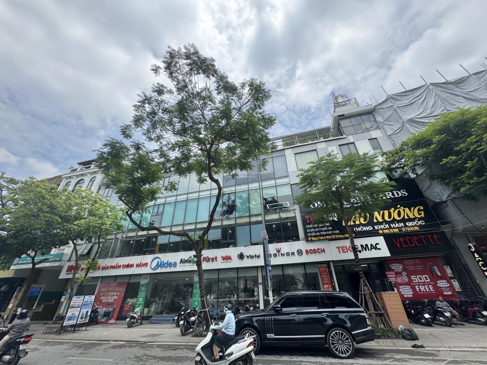 Siêu Khủng ! Cho thuê nhà mặt phố Hàng Tre - Hoàn Kiếm, DT 400mx2 Tầng, MT 25m cực dễ nhận diện