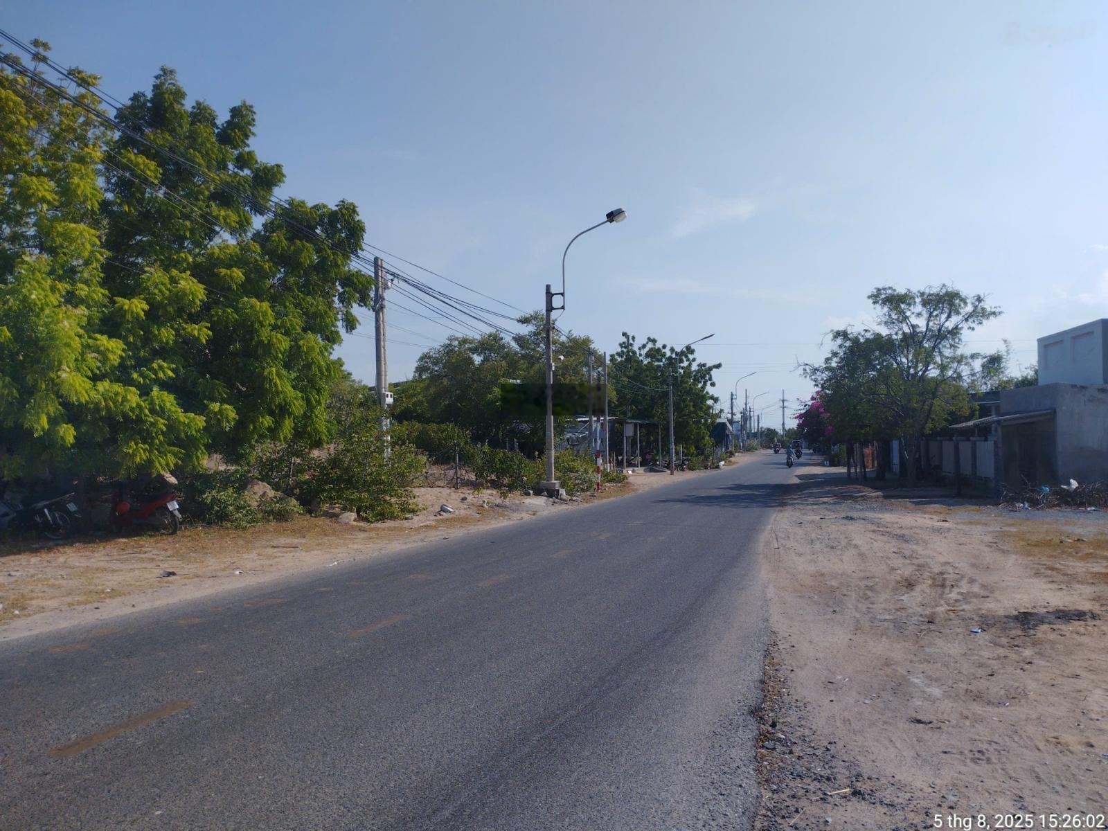 Cần bán gấp nhà mặt tiền Tỉnh Lộ 704 gia đình ngộp ngân hàng