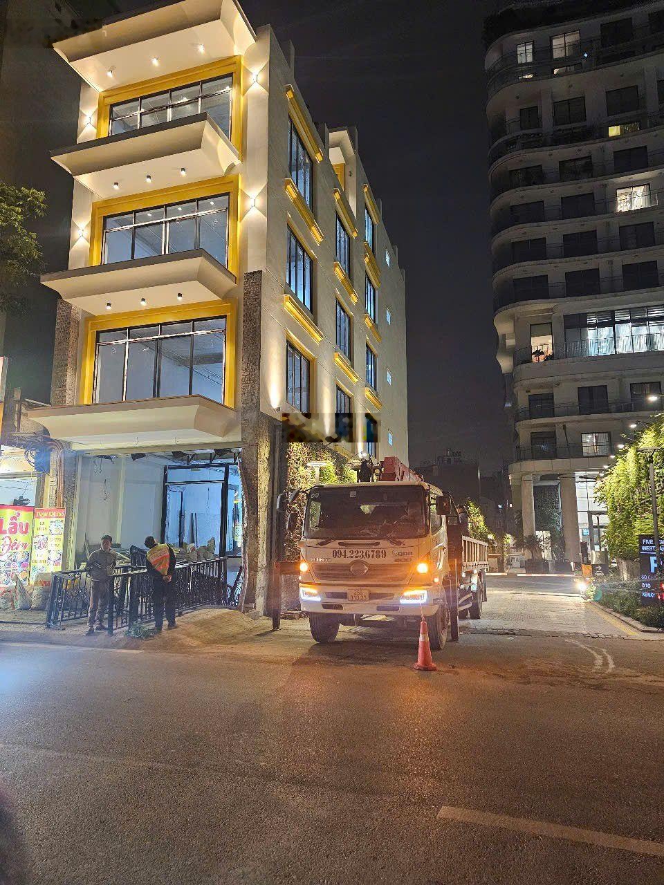 Cho thuê nhà mặt phố Vũ Phạm Hàm - Khu phố hot Quận Cầu Giấy - Giao thông thuận lợi vị trí đẹp