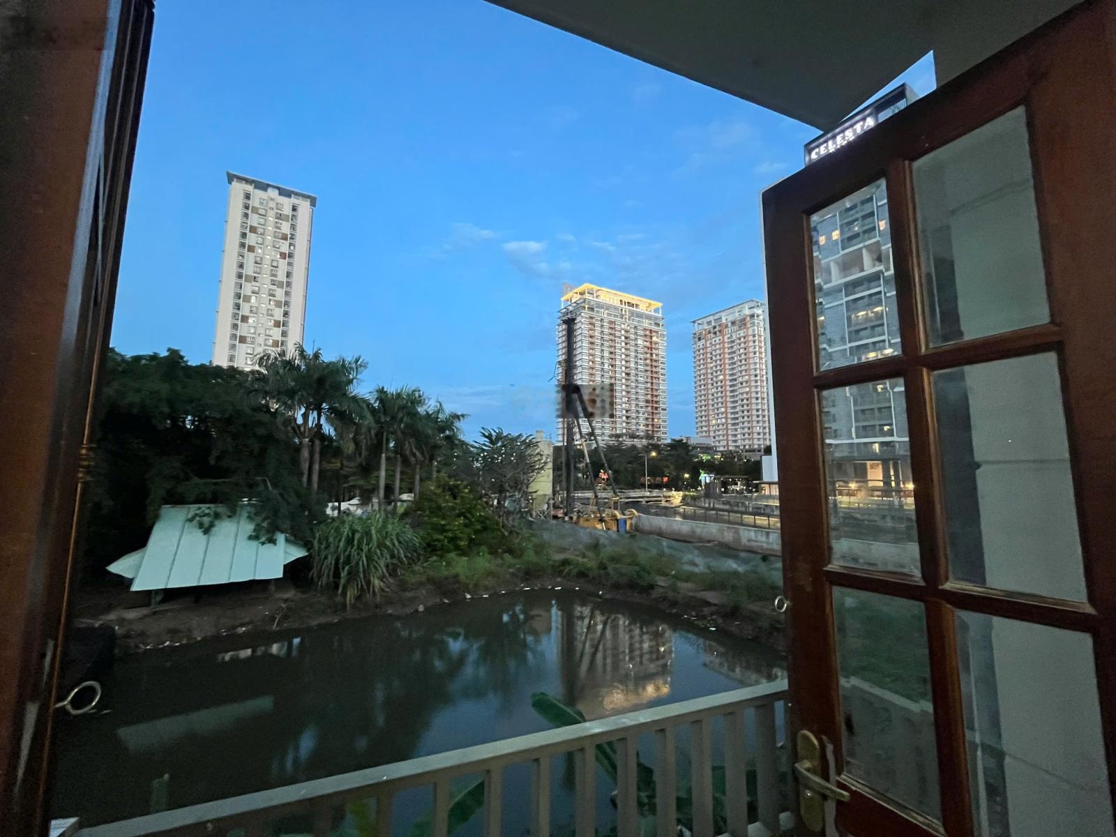 - Phòng Ban Công, Full Nội Thất, Ko Ngập, An Ninh - Cách TĐT, RMIT, PMH, Lotte Q7 chỉ 5p