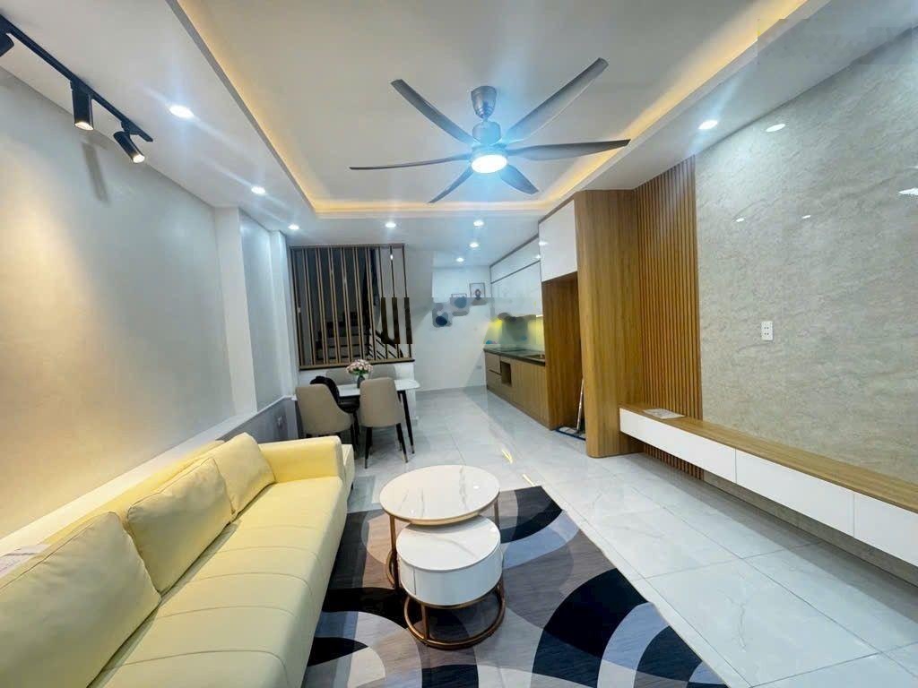 Nhà 5 tầng phố Võ Thị Sáu - HBT, thiết kế đẹp, 3 ngủ, đầy đủ nội thất, giá vừa tầm tài chính, SĐCC