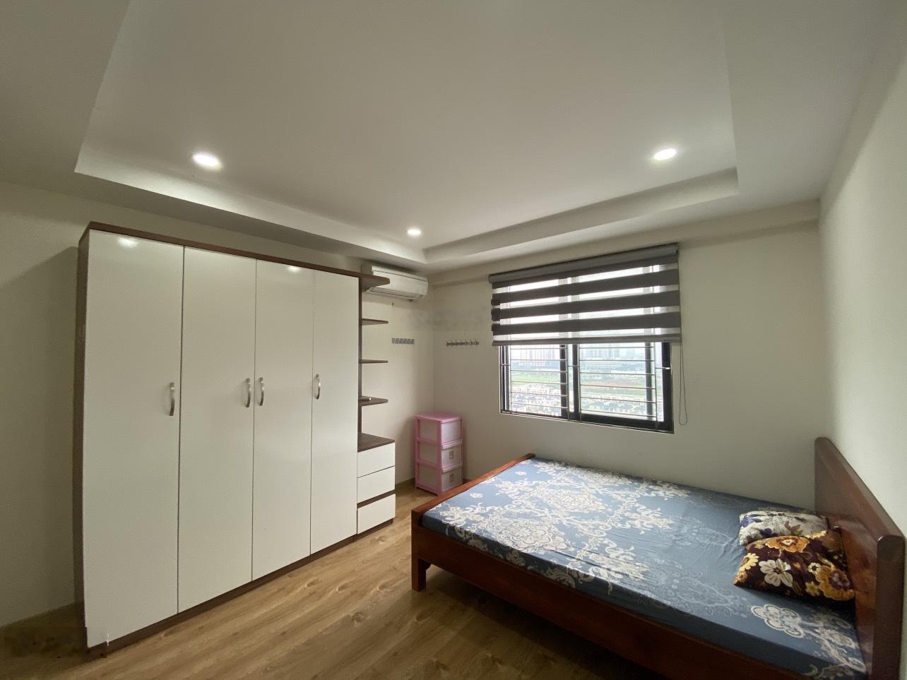 Cho thuê cc học viện quốc phòng, hoàng quốc việt, dt- 136m2, 3 ngủ, full nội thất , 15tr/tháng