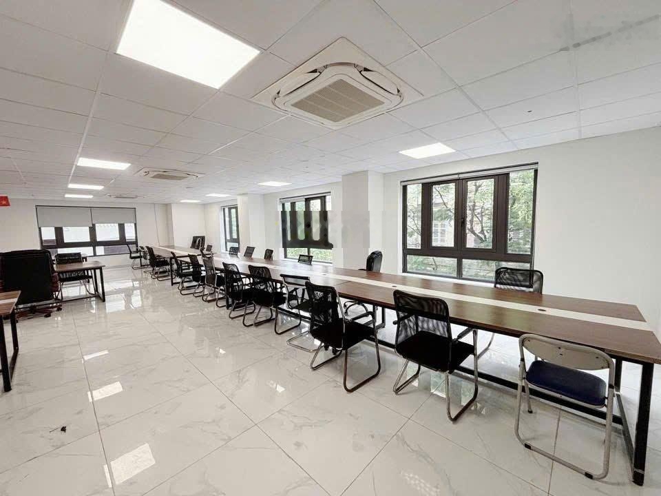 Chính chủ cho thuê sàn văn phòng 90m2 tại Nguyễn Xiển giá tốt cực đẹp ưu đãi lớn