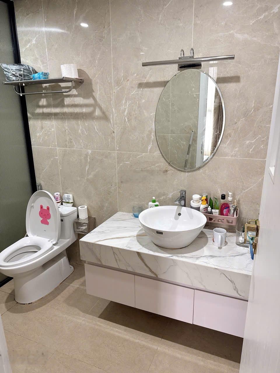 Hiếm, giá tốt, Samsora 95m2 3N2VS, bàn giao 2020, tầng trung, nhà vuông có ban công, giá chỉ 7,4tỷ