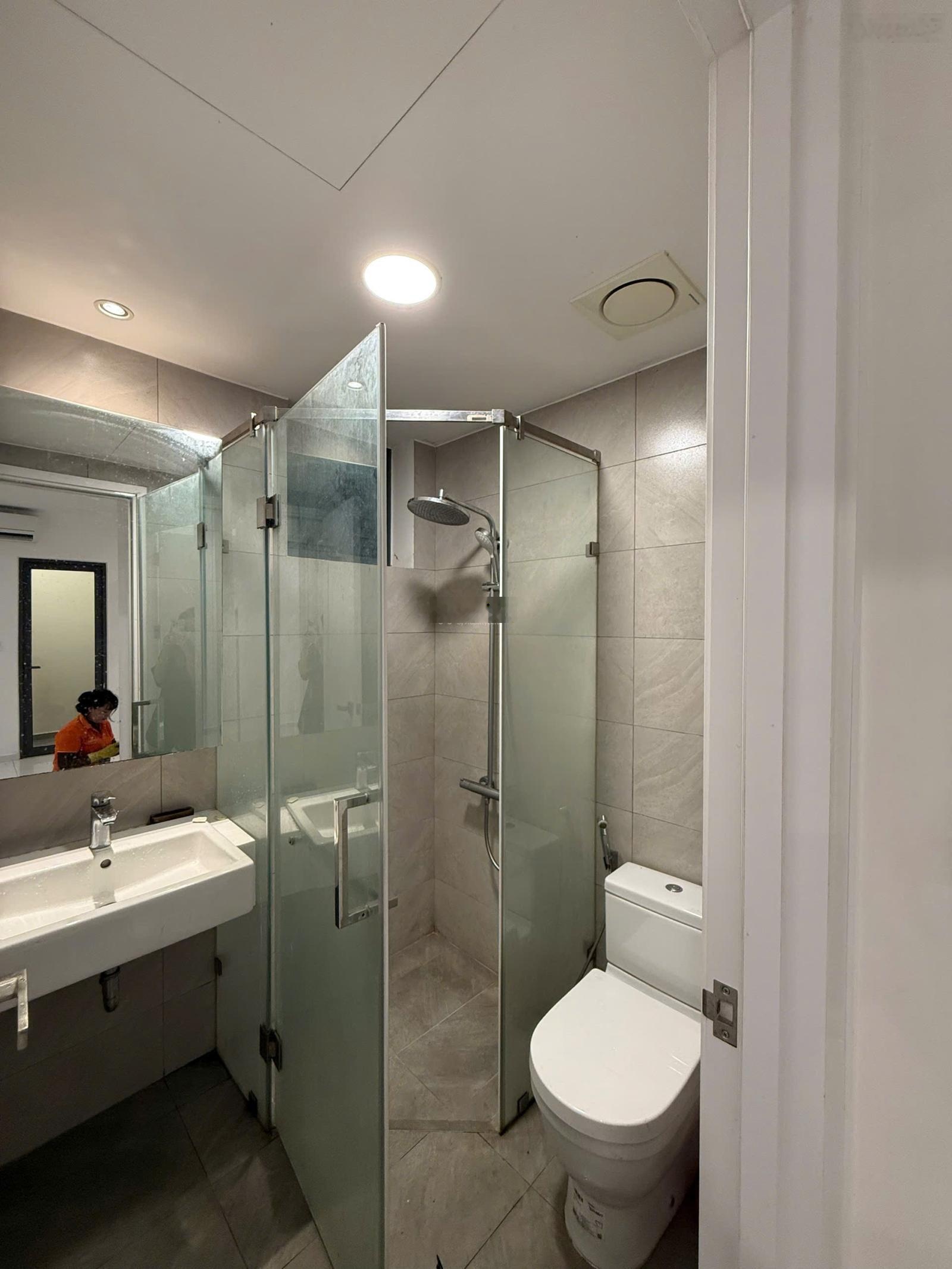 Cho thuê căn 02 PN 02 WC view sông, nhà sạch mới tinh, giá 14 triệu có máy lạnh, rèm