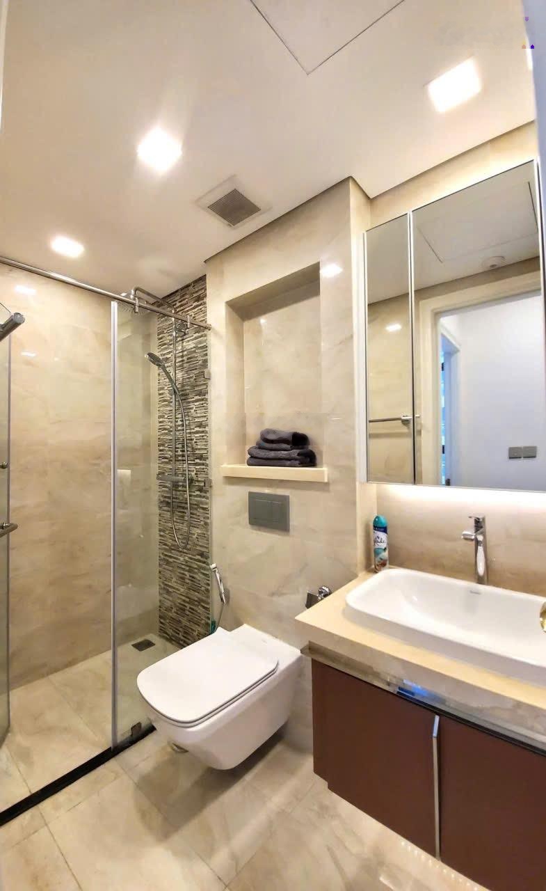 Cho thuê căn hộ 1PN Vinhomes Golden River Ba Son full nội thất giá tốt