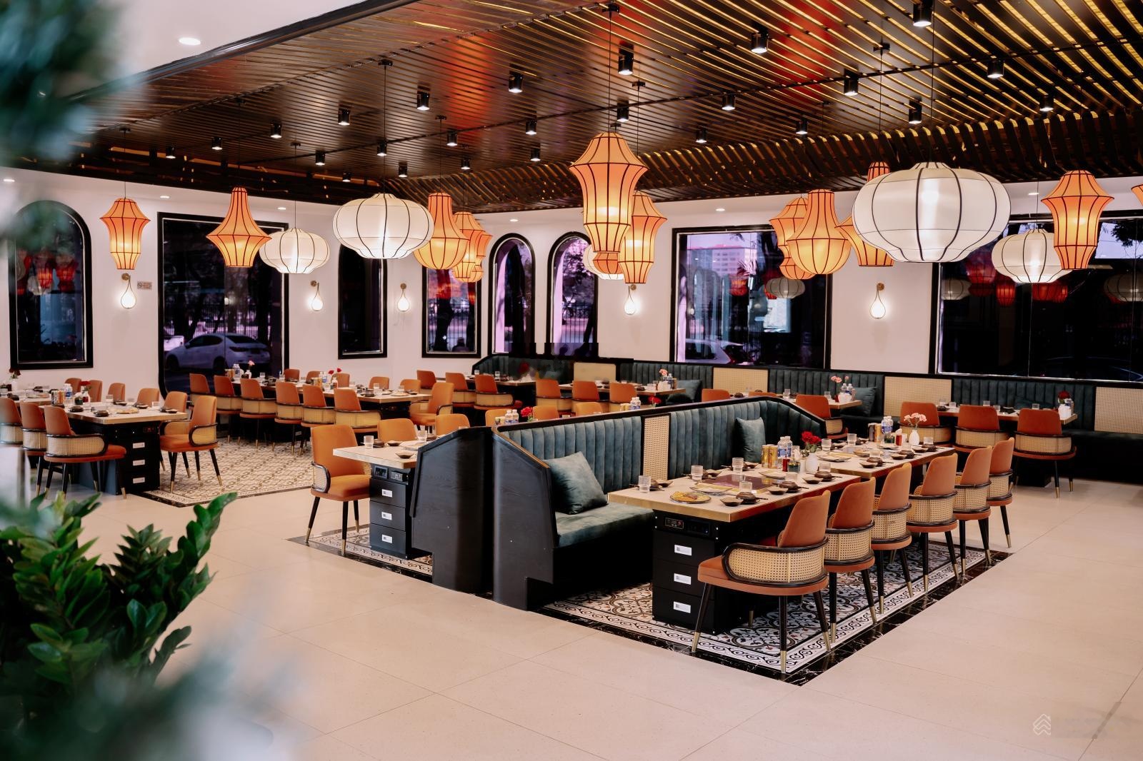 Cho thuê nhà mặt phố Xuân Thủy DT 125m x 5T, MT 5m - vị trí đẹp, tuyến phố kinh doanh sầm uất