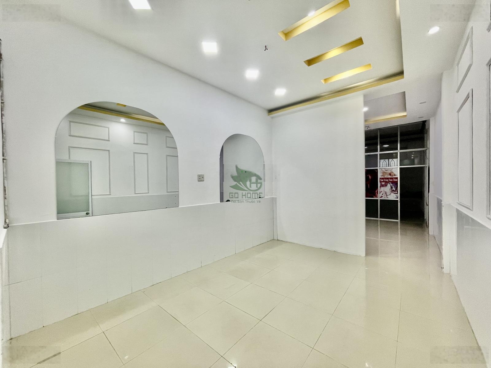 Cho thuê nhà kinh doanh 4 tầng mặt tiền trung tâm vị trí đắc địa siêu rộng giá 80 triệu/ tháng