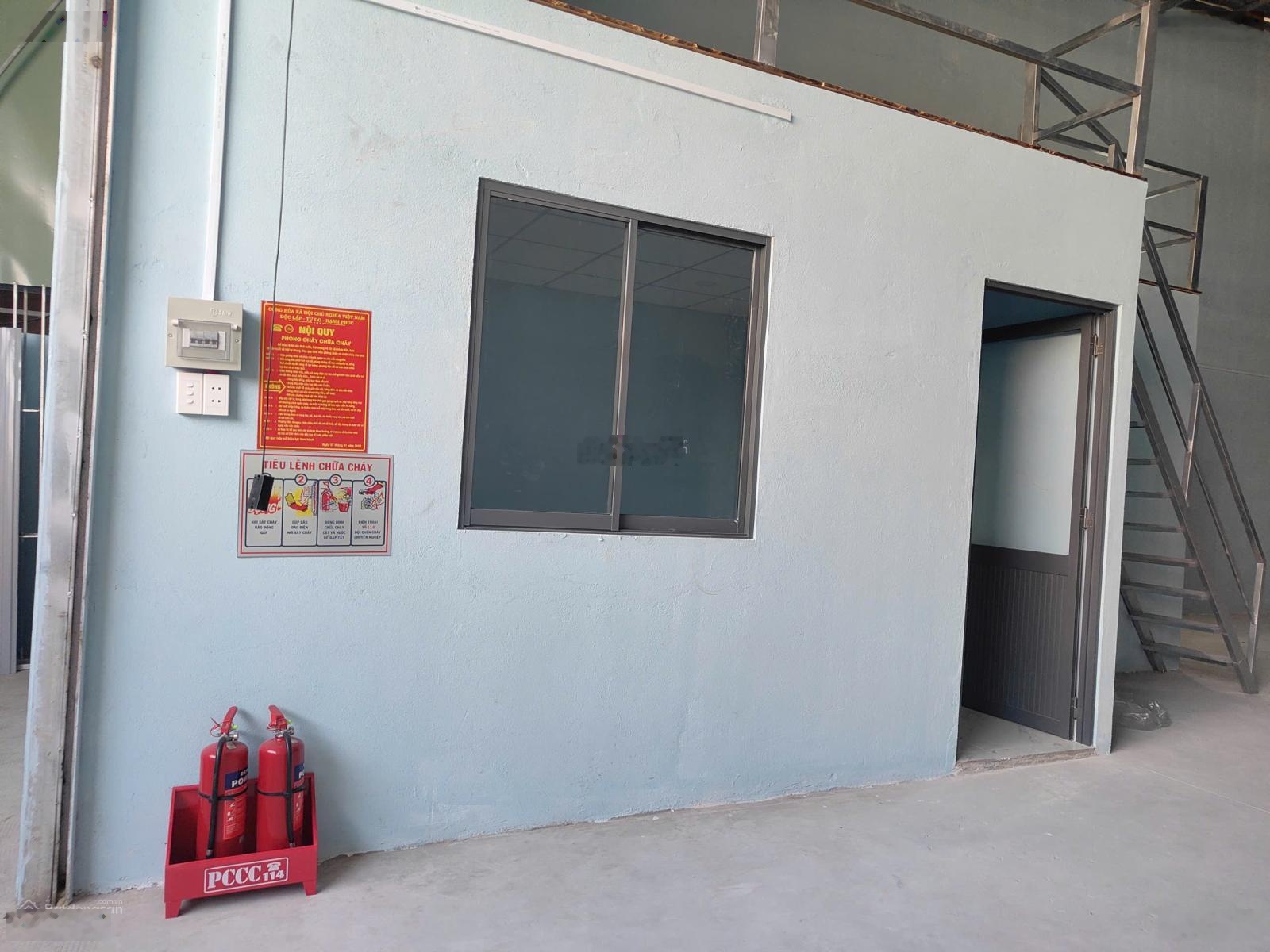 Cho thuê kho thành phố mới Bình Dương DT 300m2, có văn phòng. Giá 20tr/tháng