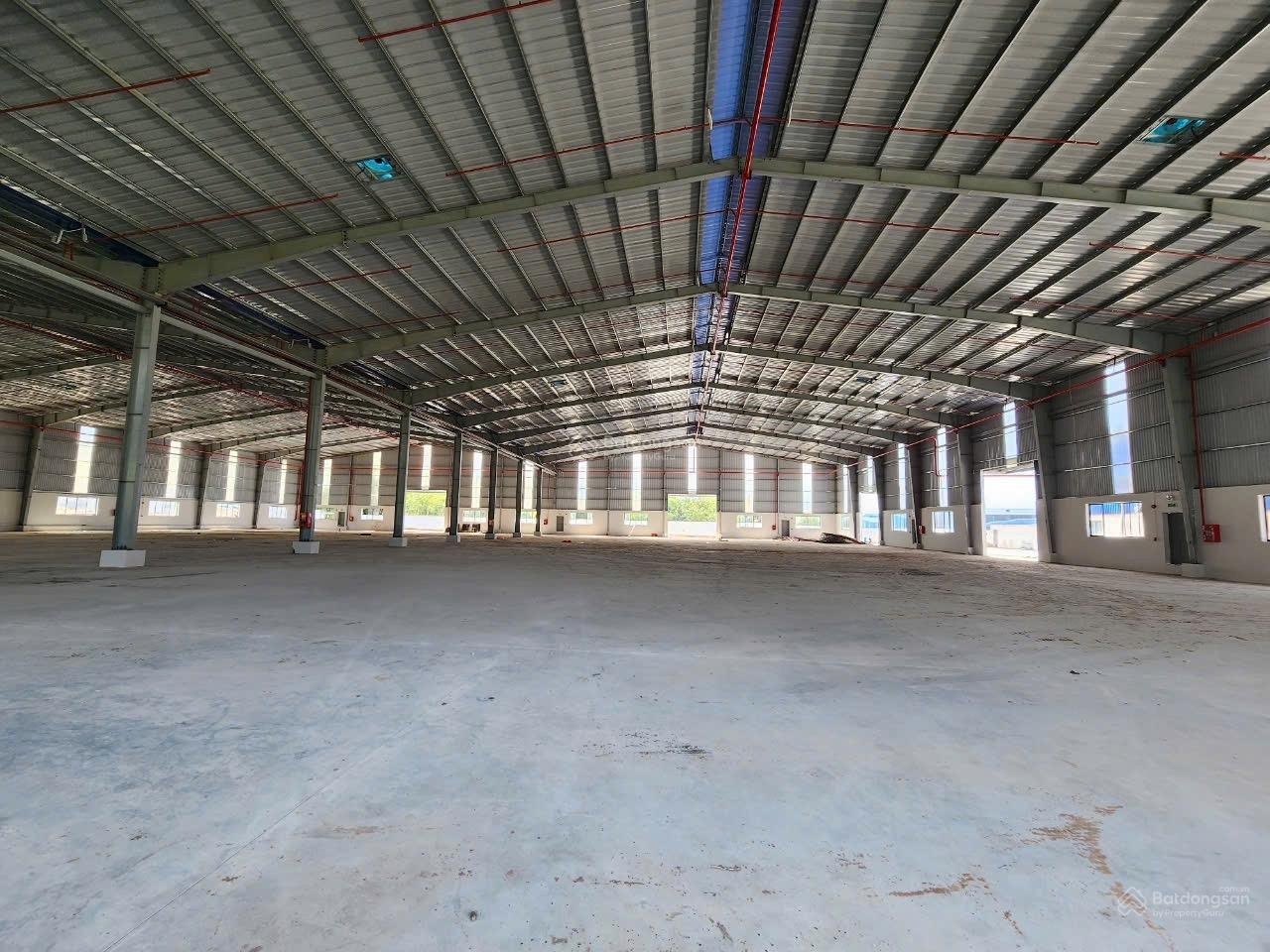 Cho thuê nhà xưởng Tân Uyên Bình Dương tổng diện tích xưởng 12.500 mét vuông xưởng mới 100%