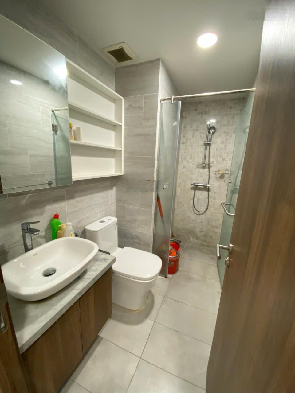 NHANH TAY CHỦ Cho thuê căn hộ CC Kingston, Phú Nhuận DT 65m2 2PN giá tốt 15tr/th. LH: 0779072306