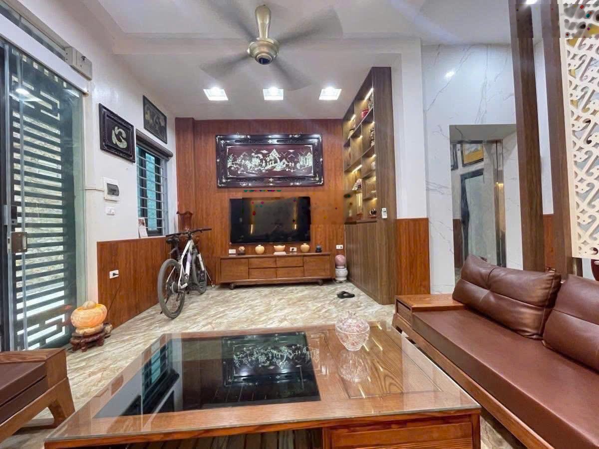 Nhà đẹp hoàng đạo thành, tx, ngõ thông, ô tô đỗ cửa, dt32m/35m t2, mt5,2m, 6tầng,thang máy, full nt