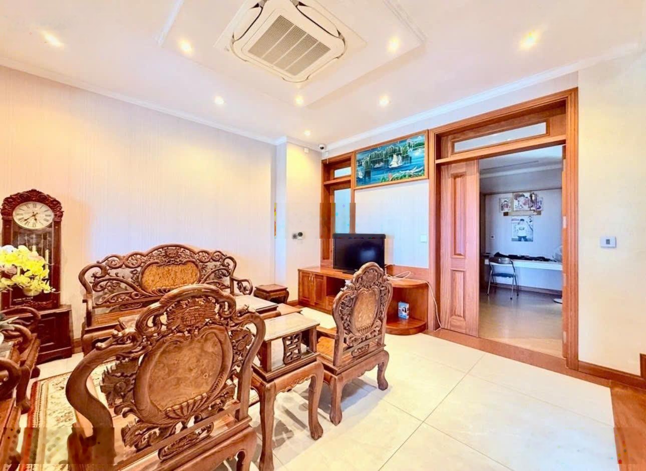 Biệt thự cao cấp tân bình sát nhà ga t3 trục cộng hoà