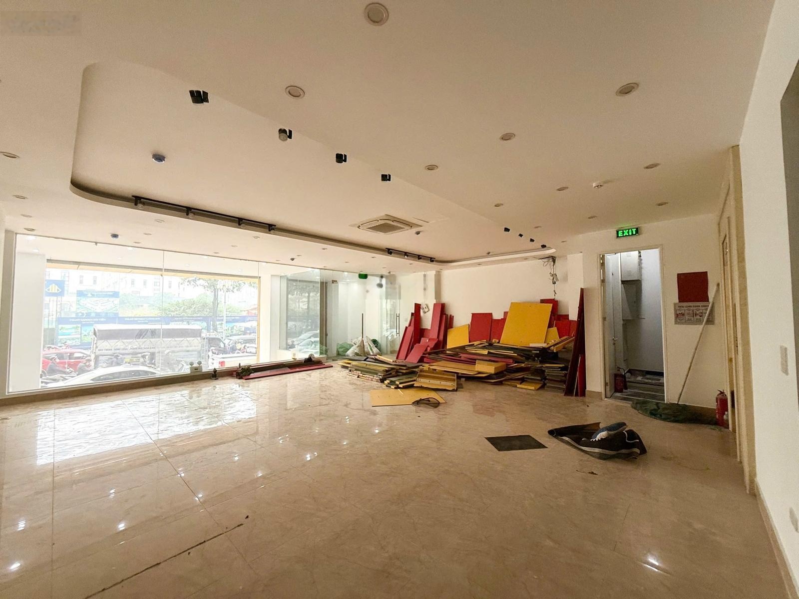 Chính chủ cho thuê văn phòng, mặt bằng tại 180 Vạn Phúc, Tố Hữu, Hà Đông, Hà Nội.